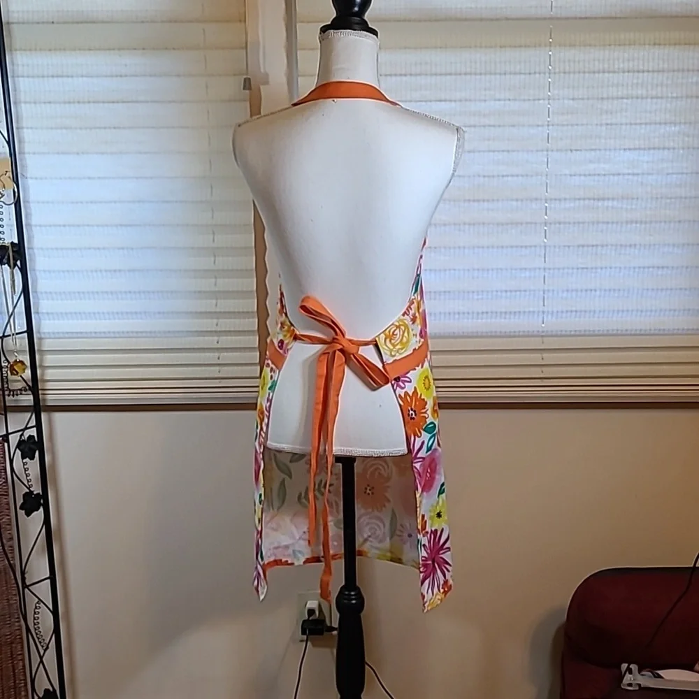 PAPER SOURCE FLORAL APRON With Pockets Kitchen Cooking Crafts Hobbies